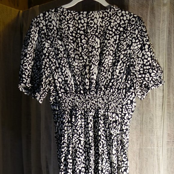 GOA Paris Collection Dress - Picture 14 of 14